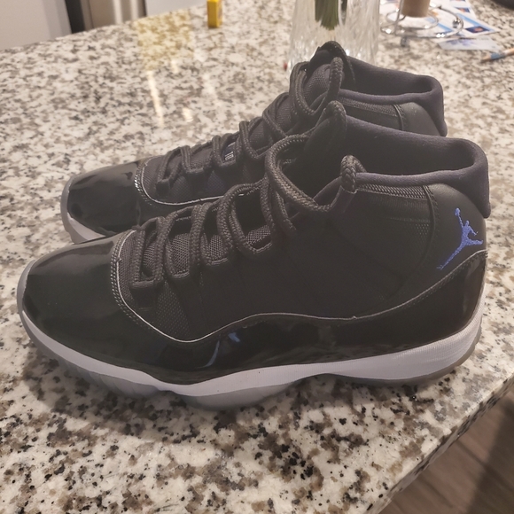 Jordan 11's - Picture 5 of 5
